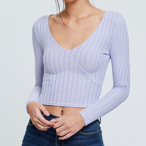PacSun Tops - light blue long sleeve crop top